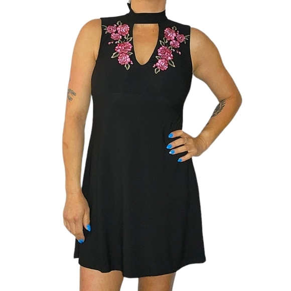 Parker&Quinn Embroidered Rose Choker Midi Tank Dress Size Small Black - Picture 3 of 4